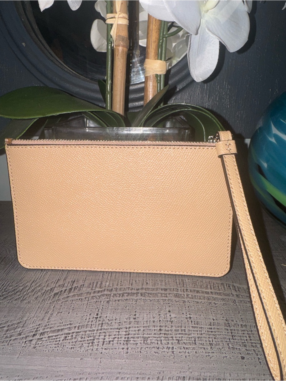 NWT Coach Gold Glitter Wristlet Pouch - STUNNING - Picture 2 of 3